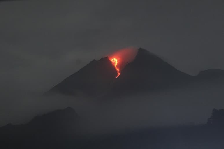 Shpërthimi i vullkanit Marapi në Indonezi, humbin jetën 11 alpinistë