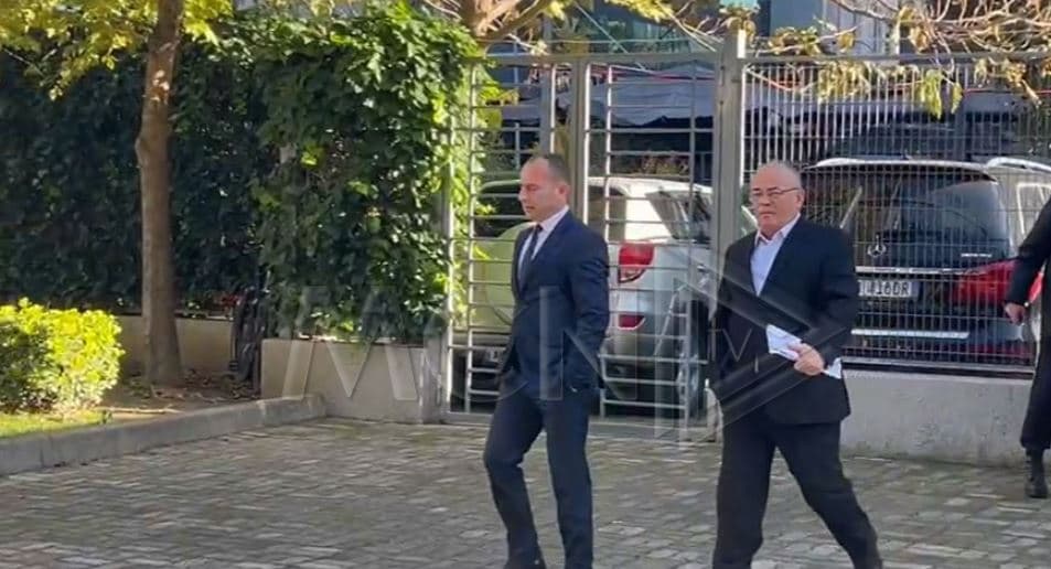 Kryebashkiaku i Kuçovës paraqitet sërish në SPAK, Rusta: Po pyetet për një aferë korruptive