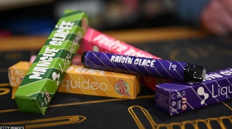 Franca mbështet projektligjin për ndalimin e cigareve elektrike njëpërdorimshme