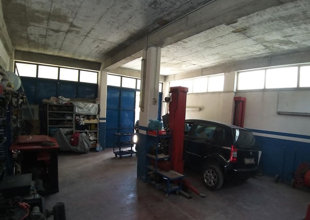 E kishte çuar në servis, vidhet gjatë natës makina e një gruaje në Shkodër