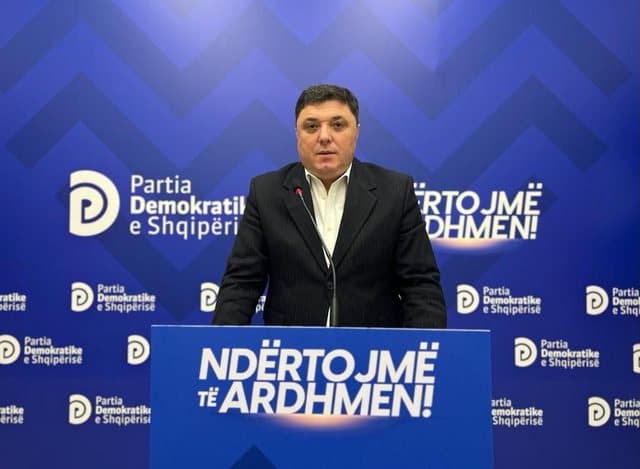 PD e Bashës çon në Kushtetuese marrëveshjen për emigrantët/ Çollaku: Ka mungesë transparence