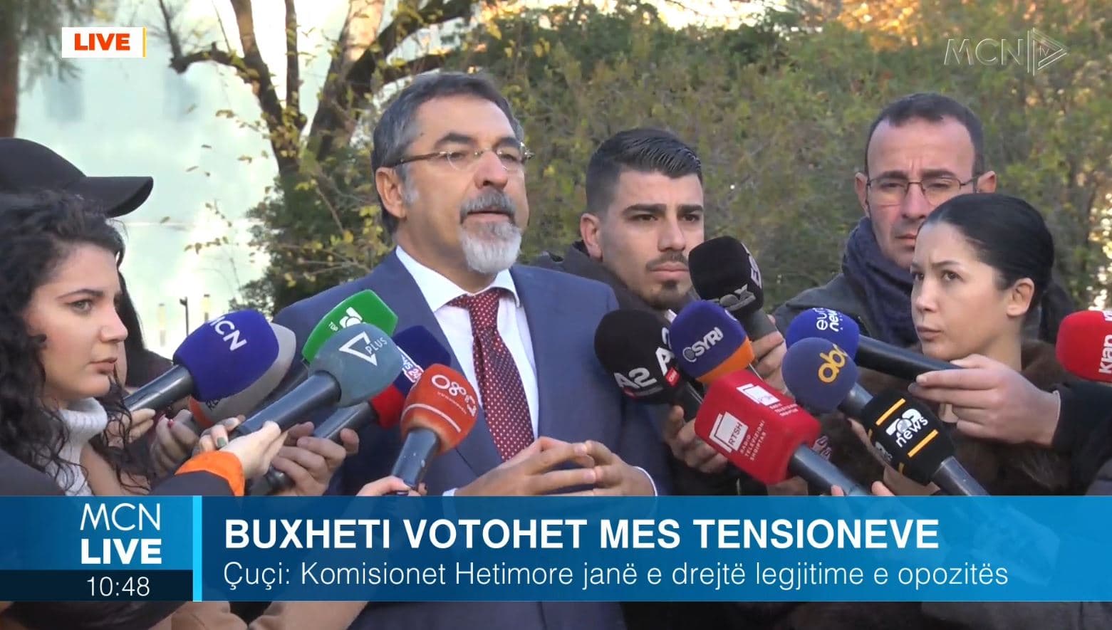Tensionet në Kuvend, Çuçi: Revolucion karrigesh! Buxheti u miratua pas shumë diskutimesh në komisione (VIDEO)