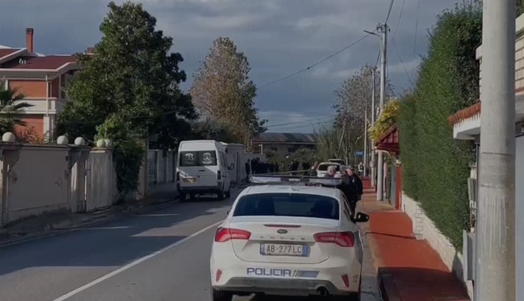 Vritet me armë zjarri një person në Fier, të dyshuar dy persona
