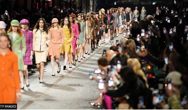 Chanel, modelet e kthejnë rrugën e Mançesterit në një pasarelë