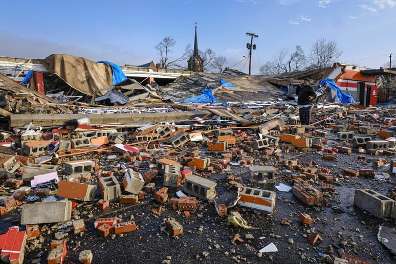 Gjashtë të vdekur nga tornado në Tennessee, mes tyre një fëmijë