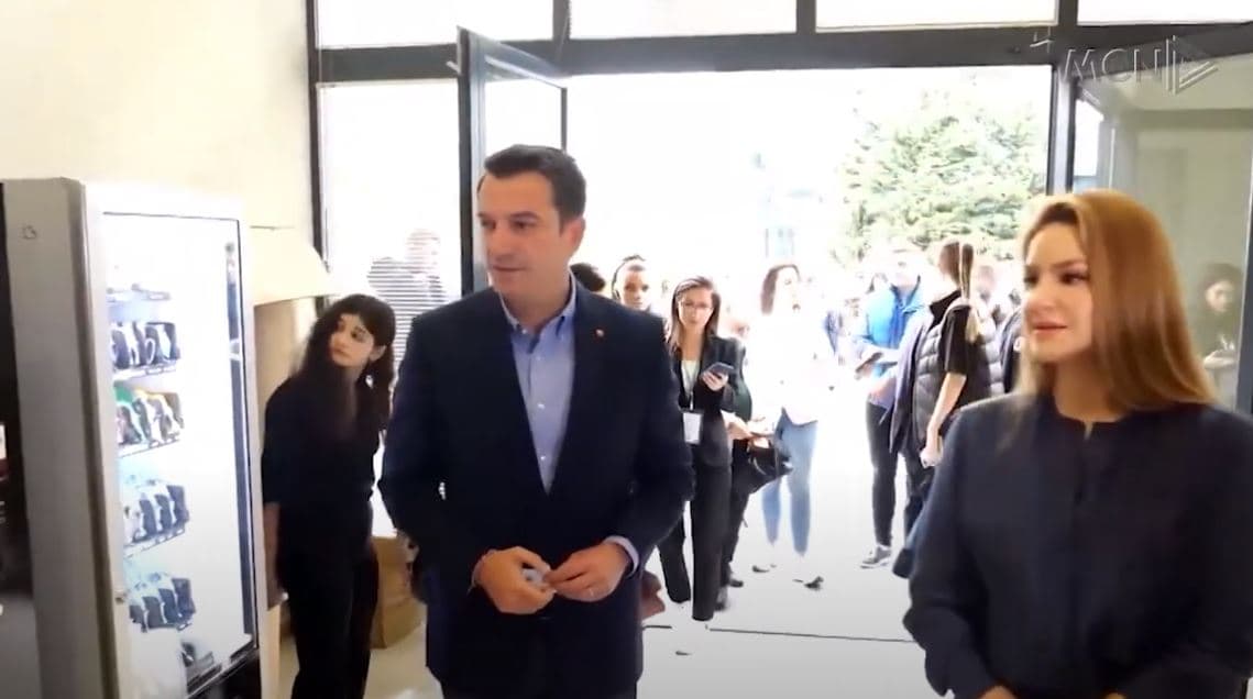 Familja Veliaj në "tortën" e inceneratorëve. I arrestuari Namik Simixhiu, i afërm i Ajola Xoxës (VIDEO)