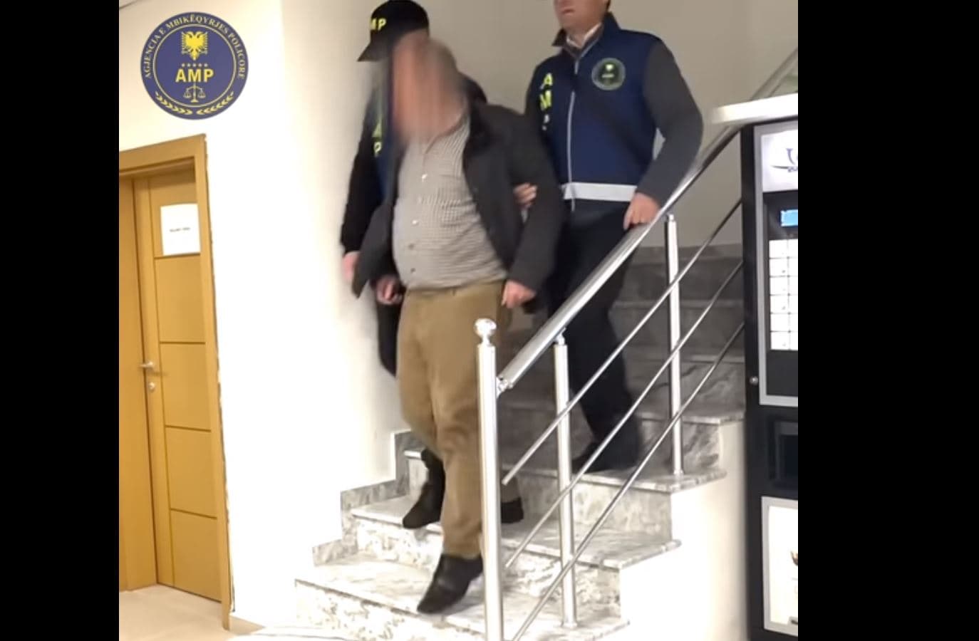    Arrestohet mjeku i Akademisë së Sigurisë, jepte raporte mjekësore fiktive në këmbim të parave