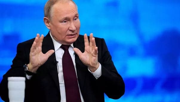 Putin forcon praninë ushtarake në kufirin me Finlandën 