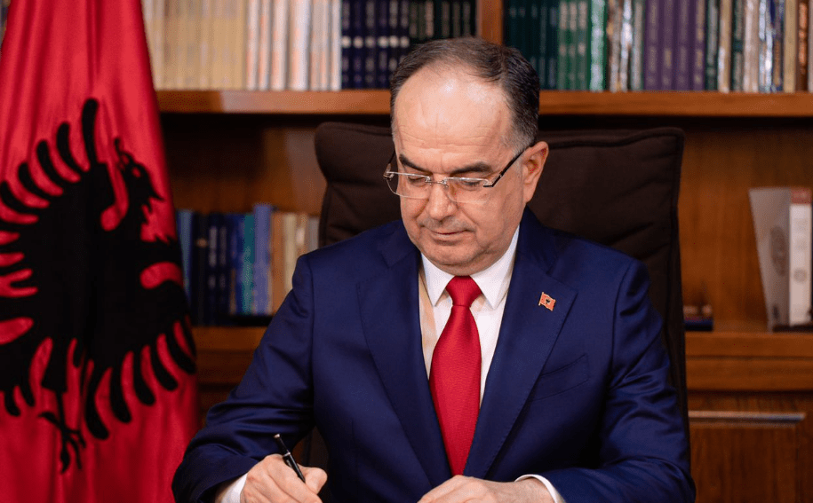 Fitoi mandatin në Parlamentin serb, Begaj uron deputetin shqiptar: Mbështetja e Shqipërisë nuk do të mungojë