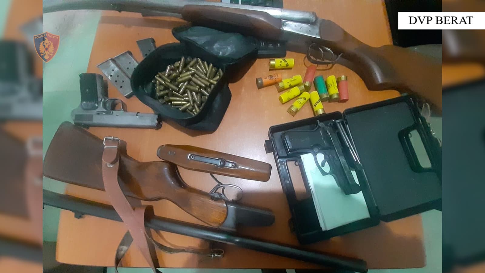 Armë dhe drogë, arrestohet një person në Berat/ Procedohen dy të tjerë