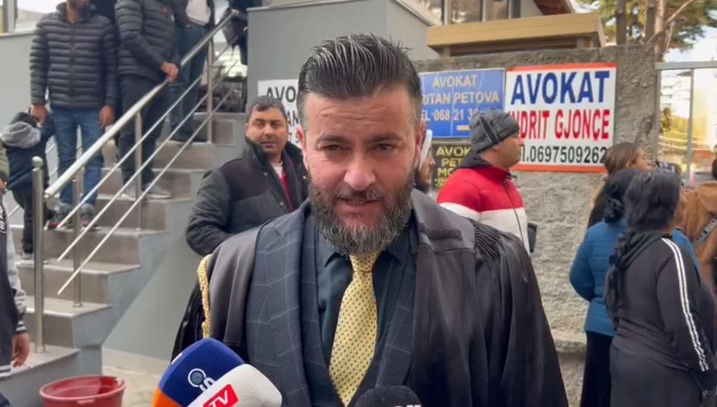 Trafikim i veprave të artit, lihen në burg dy të ndaluarit në Fier. Avokati: Show me persona të paarsimuar