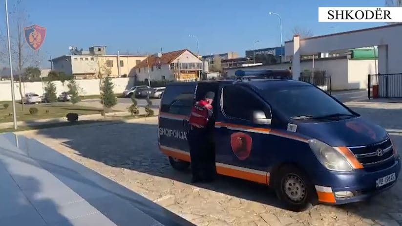 Tentoi t’i merrte me dhunë një shumë parash shitëses së një dyqani, arrestohet 36-vjeçari në Shkodër