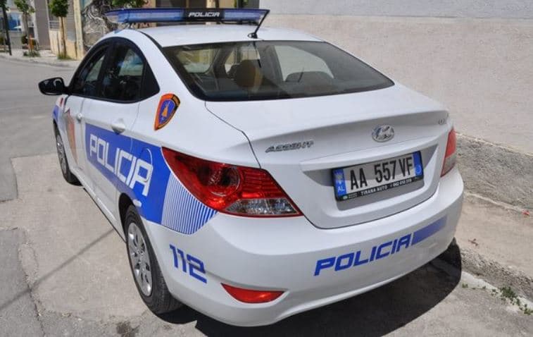 Mashtronin qytetarët që të investonin në tregje fiktive, në pranga menaxherja e call center-it në Shkodër dhe drejtuesi i skuadrës