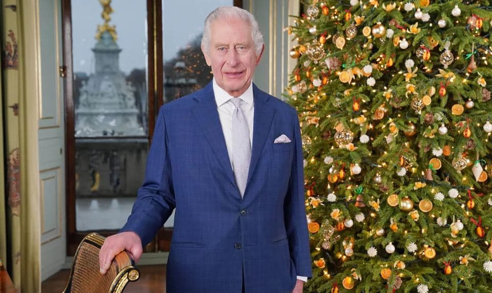 Mbreti Charles III uron Krishtlindjet, bën thirrje për dhembshuri mes konflikteve botërore