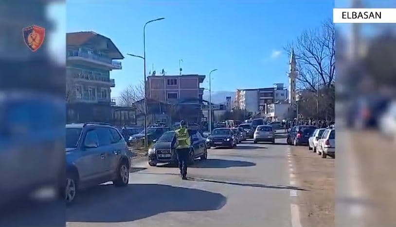 Fluks në akset 'Librazhd-Elbasan' dhe 'Papër-Elbasan', policia apel shoferëve: Tregoni durim
