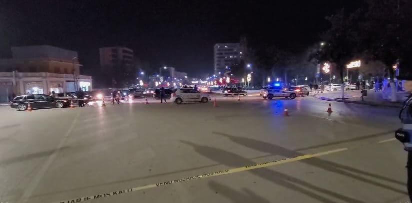 Fier, polici plagos djalin e kolegut 