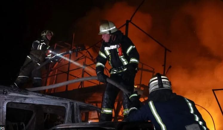 Valë sulmesh ajrore ruse në të gjithë Ukrainën
