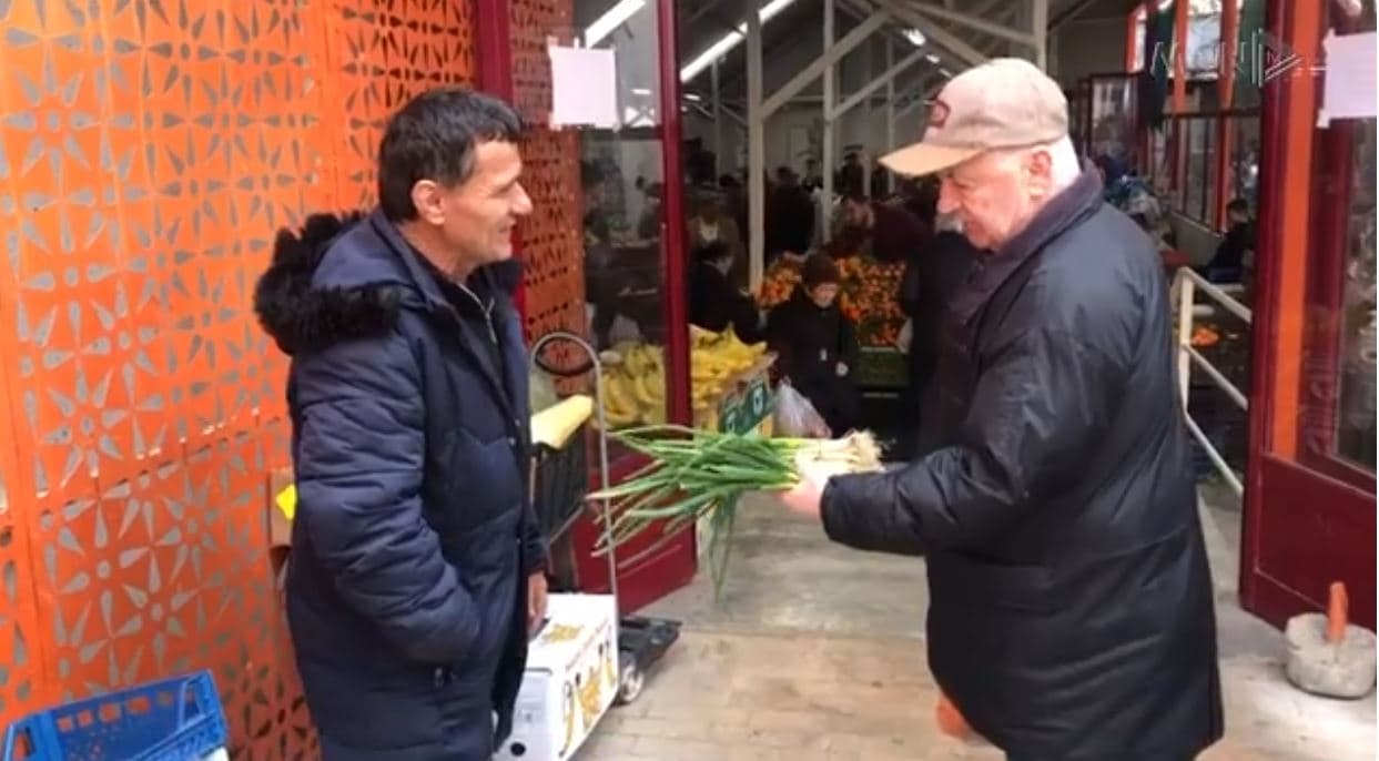 Në borxh për tryezën e fundvitit. Rritja e çmimeve në Durrës reflekton edhe tek vizitorët e huaj