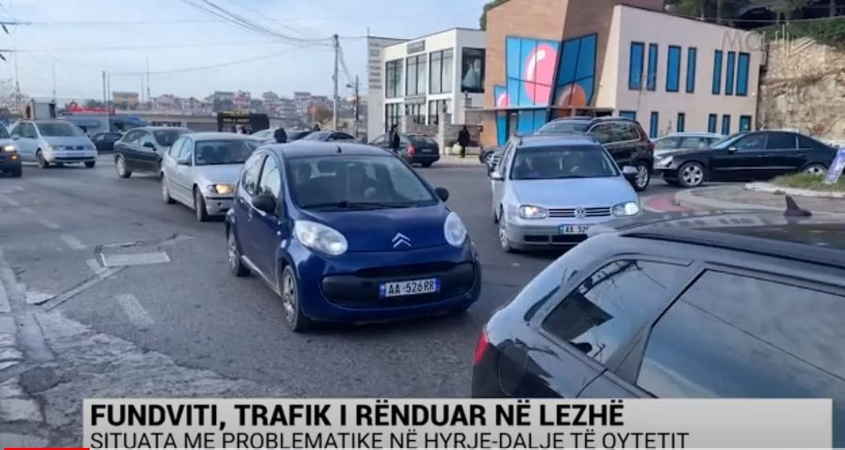 Fundviti, trafik i rënduar në Lezhë. Situata më problematike në hyrje-dalje të qytetit