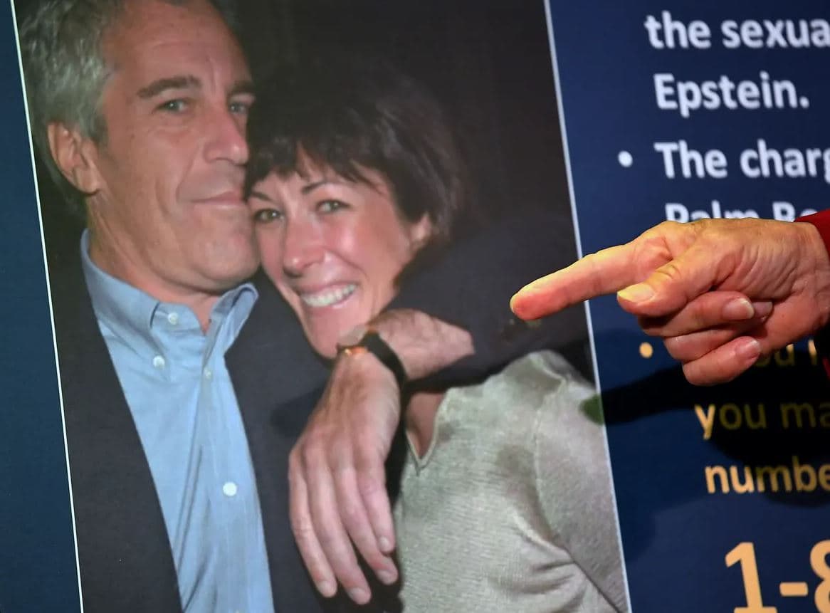Çështja Epstein/ Publikohet lista e emrave të bashkëpunëtorëve dhe viktimave të financierit amerikan