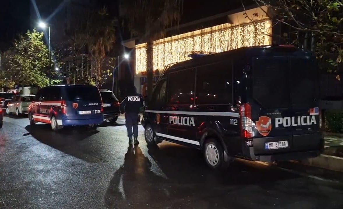 Ekzekutohet brenda në banesë një person në Vlorë/ Dyshohet se u qëllua me snajper