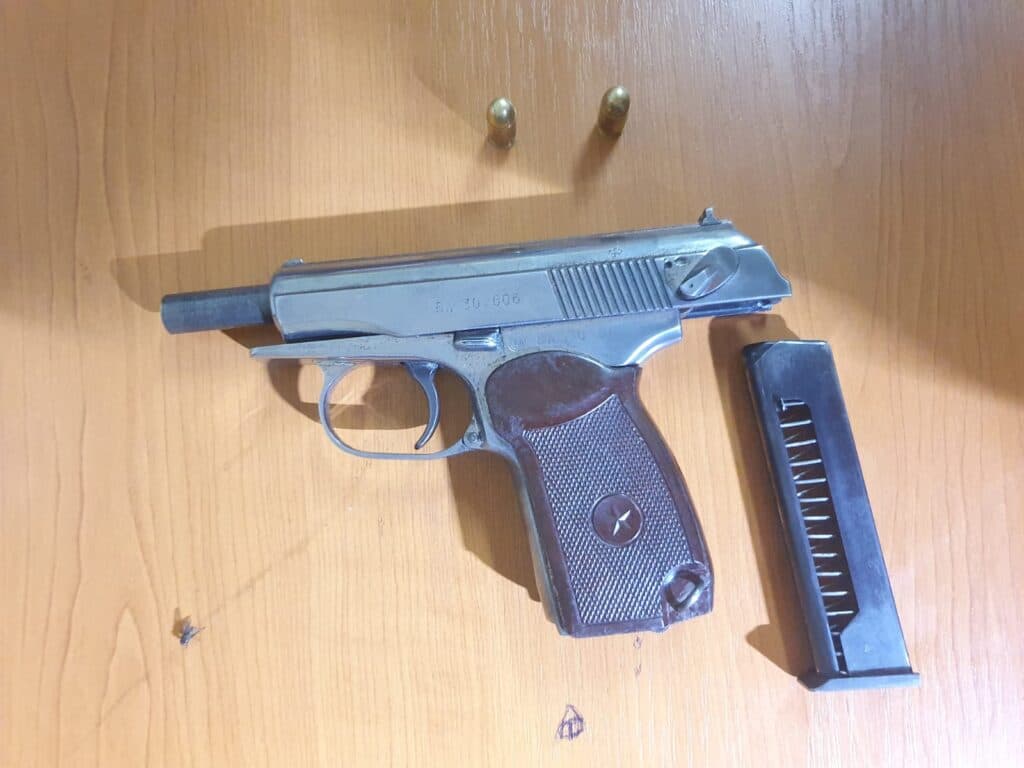 Kanos me pistoletë një person, arrestohet i dyshuari në Cërrik