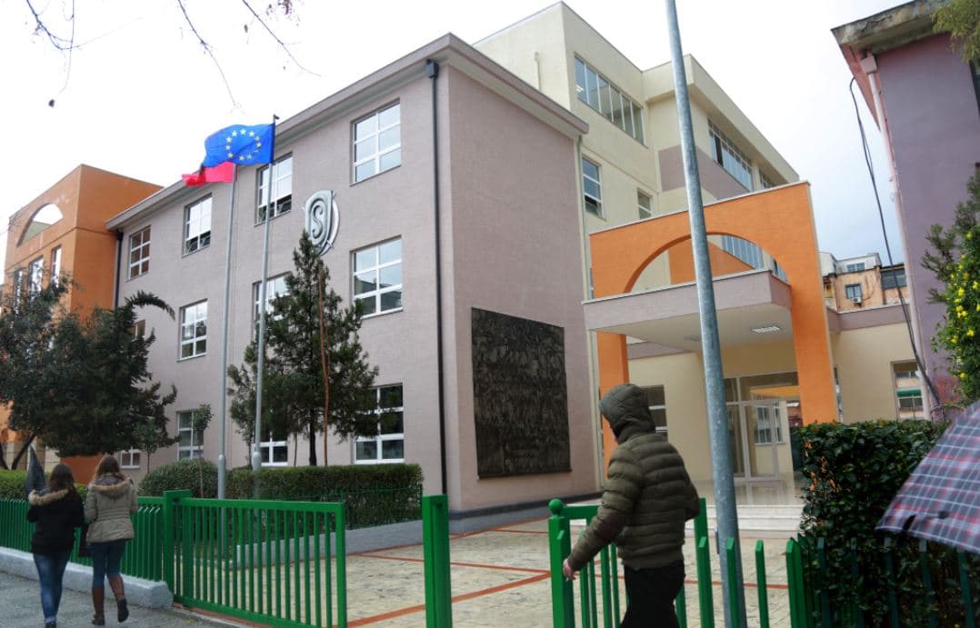 Konflikt në shkollën “Qemal Stafa”, plagoset një nxënës 15-vjeçar
