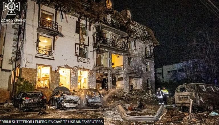 Raketat ruse shkatërrojnë një hotel në Kharkiv, plagosen 11 persona