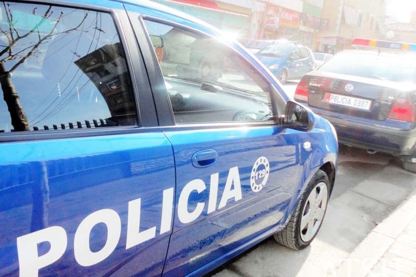 Kishte përshtatur një vend të fshehtë në banesën e tij për t’u strehuar, arrestohet 58-vjeçari në Krujë, ishte dënuar me 8 vjet burg 