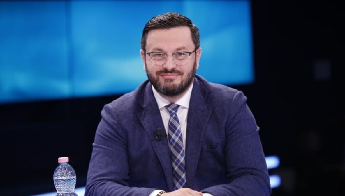 Plarent Ndreca merr mandatin e Arben Ahmetajt në Kuvend