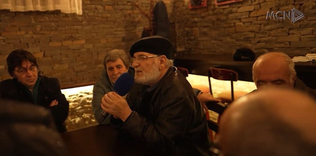 Një bust për Rinush Idrizin/ Poeti dhe studiuesi përkujtohet nga miqtë (VIDEO)