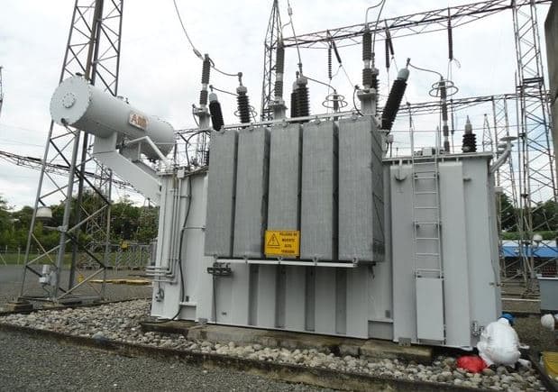 Shpërthen transformatori elektrik në Gjirokastër, gjysma e qytetit mbetet pa energji