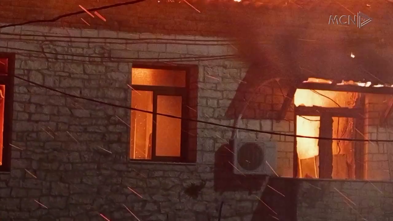 Zjarri u shkrumboi apartamentet / Memaliaj, banorët tregojnë si u dogj ndërtesa dykatëshe (VIDEO)