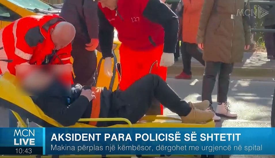 Aksident para Policisë së Shtetit/ Taksia përplas këmbësorin te vijat e bardha (VIDEO)