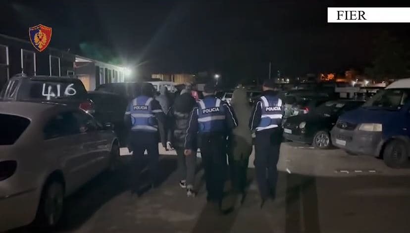 ‘Tempulli’ në Fier/ 20 të arrestuar dhe 2 në kërkim, sekuestrohet kanabis, kokainë dhe heroinë