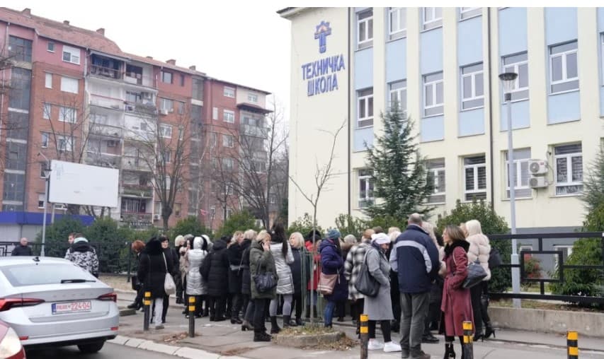Serbët përfundojnë mbledhjen e firmave për largimin e kryetarëve shqiptarë në veri