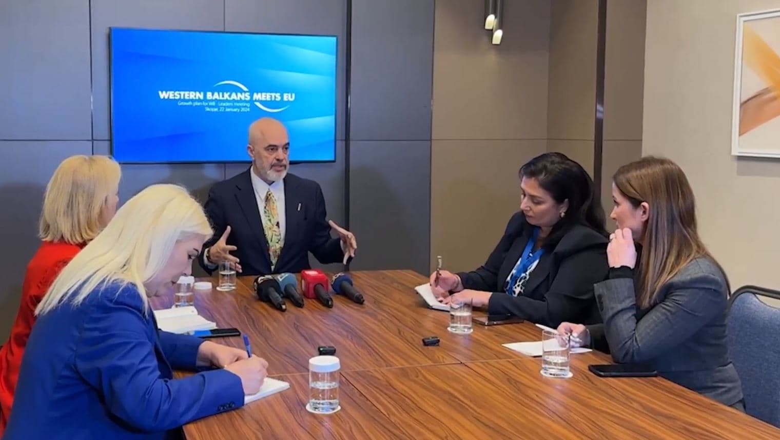 Darka me Kurtin dhe Vuçiç në Shkup, Rama: Komunikim pozitiv mes të gjithëve 
