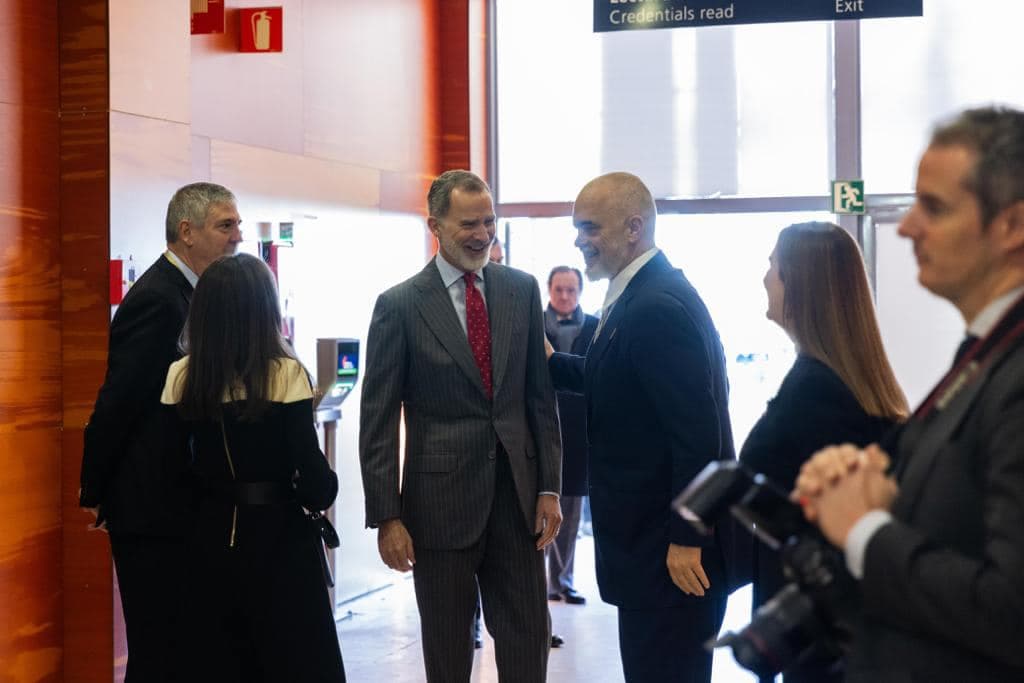 Rama në Spanjë, takon mbretin Felipe