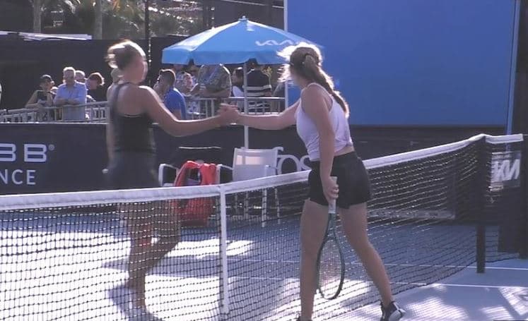 Përshëndeti kundërshtaren ruse në Australian Open, tenistja ukrainase kërkon falje