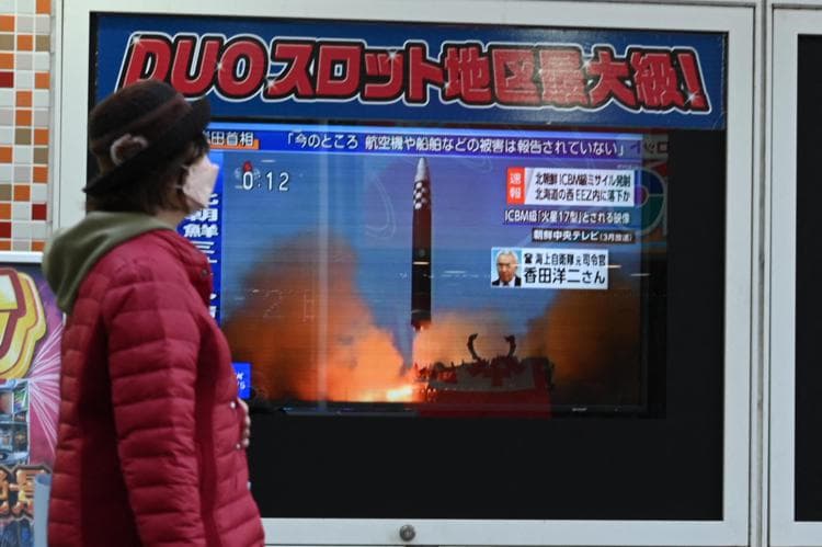 Koreja e Veriut konfirmon lëshimin e një rakete strategjike lundrimi