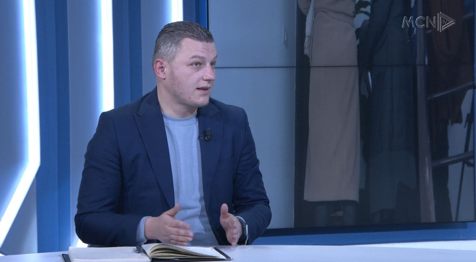 35-vjeçari mbante të kyçur familjen/ Muharremi: Policia u vu në lëvizje nga psikologët. Kryefamiljarja dhe e mitura në gjendje të mirë (VIDEO)