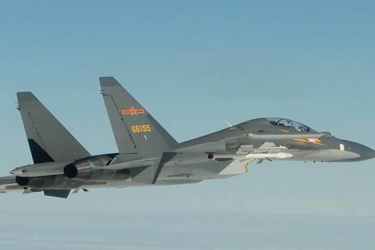 Tajvani zbulon praninë e 33 avionëve ushtarakë dhe 7 anijeve kineze në 24 orë