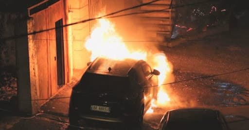 Përfshihet nga flakët një automjet në Shkodër