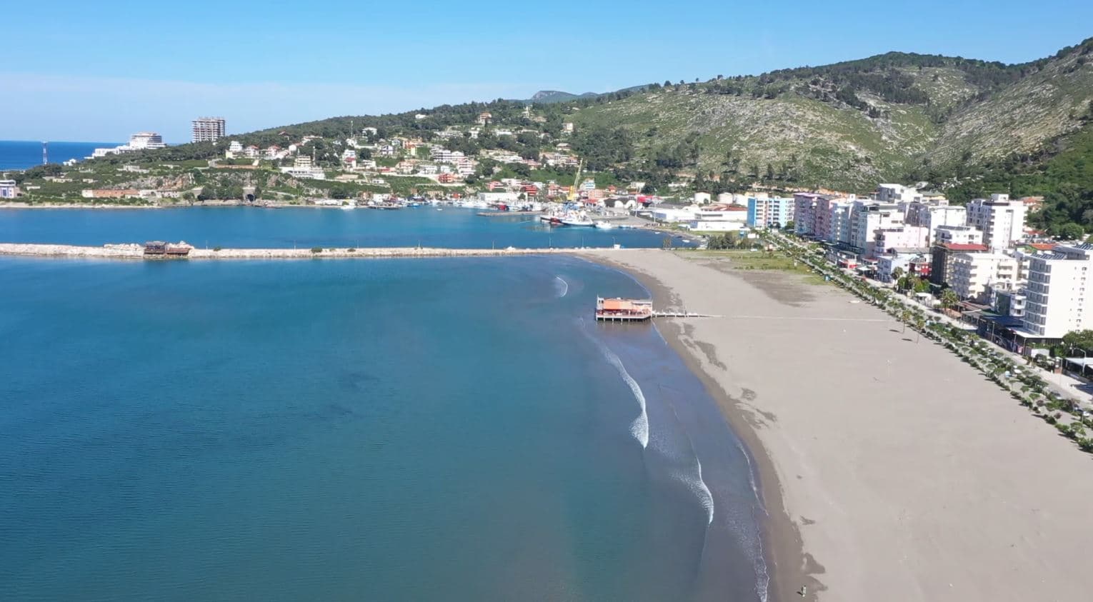 Tjetërsim toke te Rana e Hedhun, pezullohen nga detyra 11 zyrtarë të Kadastrës Lezhë
