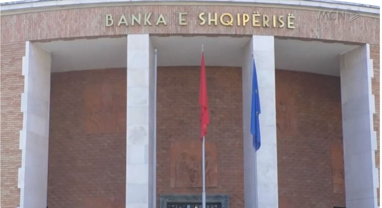 Bankat shtrëngojnë kushtet për kreditë. Më pak hua për shtëpi, Meka: Kontroll historikut financiar