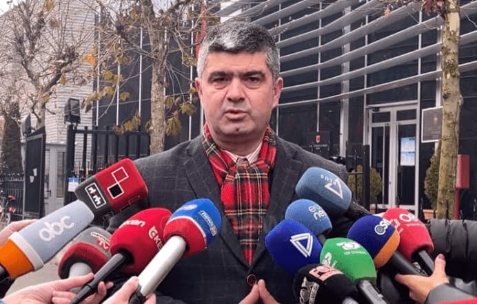 Mori 5 mijë € për lirimin e një të burgosuri/ GJKKO lë në burg kreun e Dhomës së Avokatisë në Korçë, Arben Lena