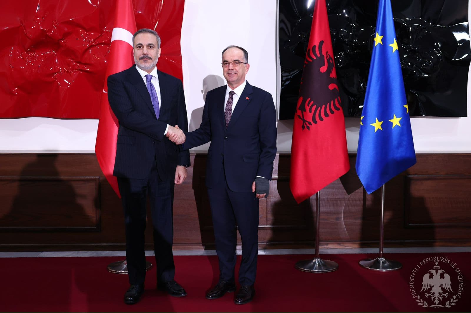 Begaj me kryediplomatin turk: Marrëdhëniet shqiptaro-turke, rëndësi strategjike