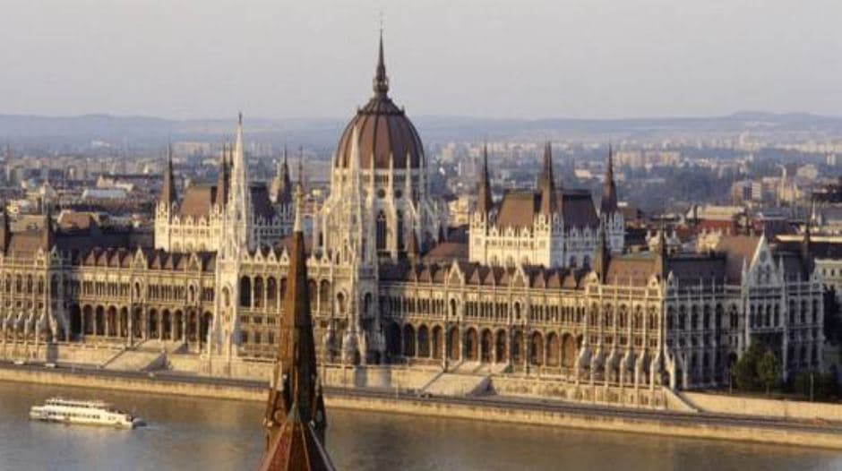 BE do të ndërpresë të gjitha fondet për Hungarinë?
