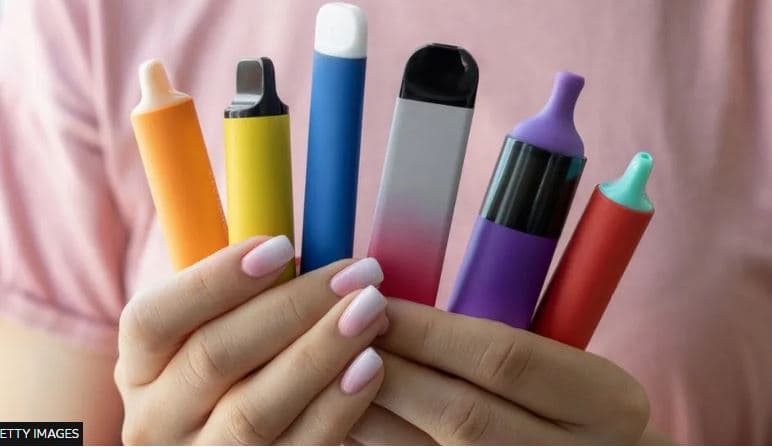 Britania plane për të ndaluar cigaret elektrike njëpërdorimshme