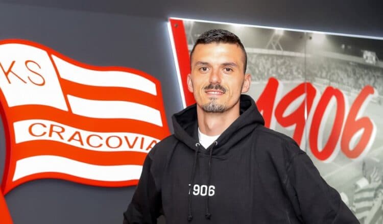 Eneo Bitri firmos në Poloni
